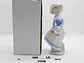 Estatuilla Dama Elegante  Porcelain Girl With Flower 30x16cm - Miniatura 3