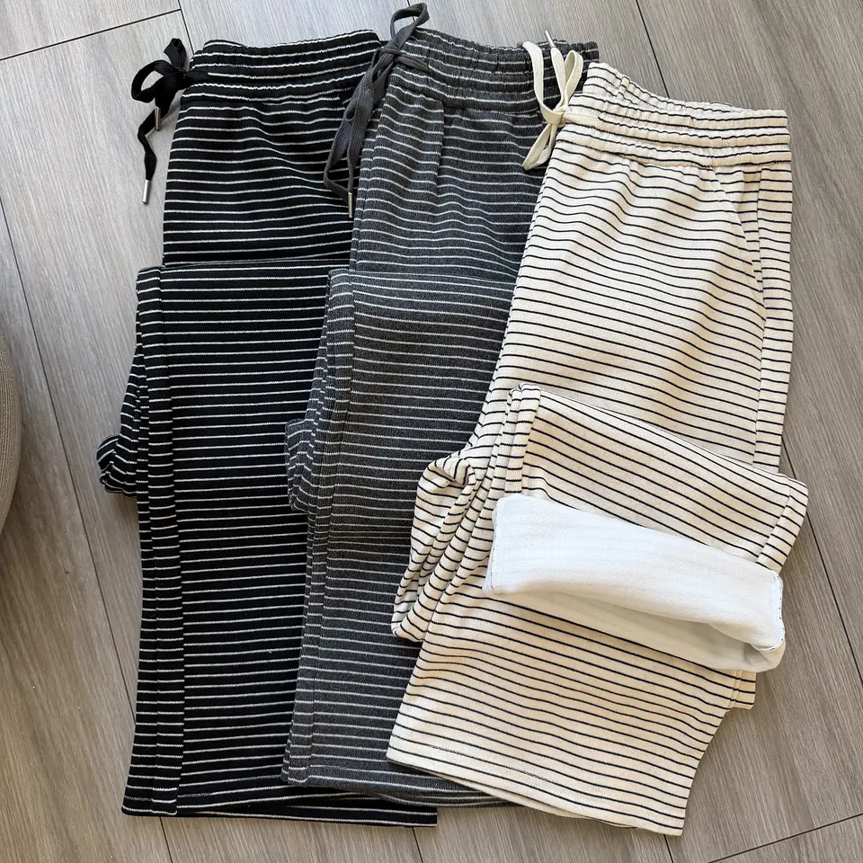 Pantalón de buzo rayas 3