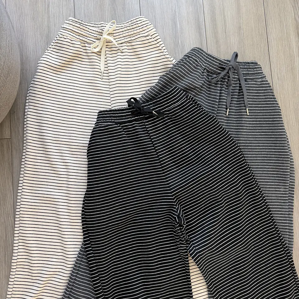 Pantalón de buzo rayas 4