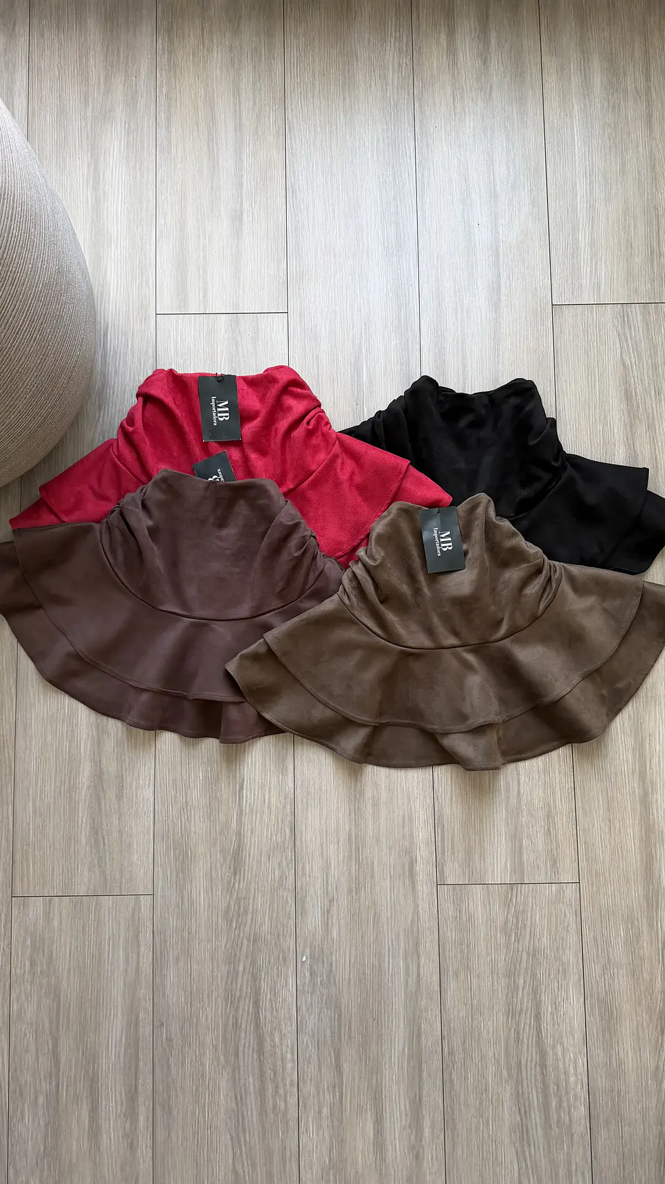Falda short simil gamuza  7
