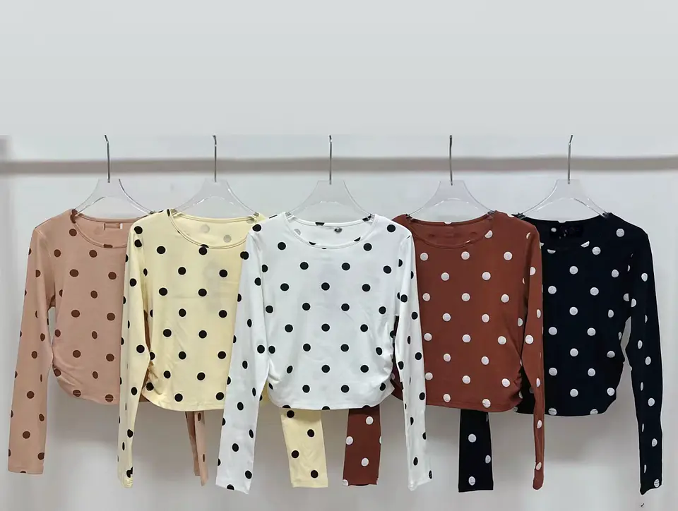 Polera camiseta lunares  8