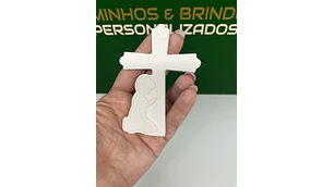 Cruz com Menino (a)  em Oração em Gesso Perfumado