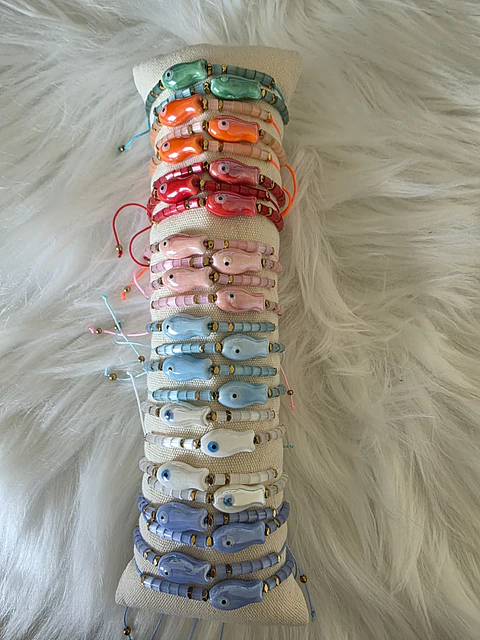 Pulseira de cordão formato peixe