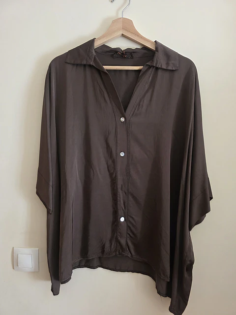 Camisa acetinada