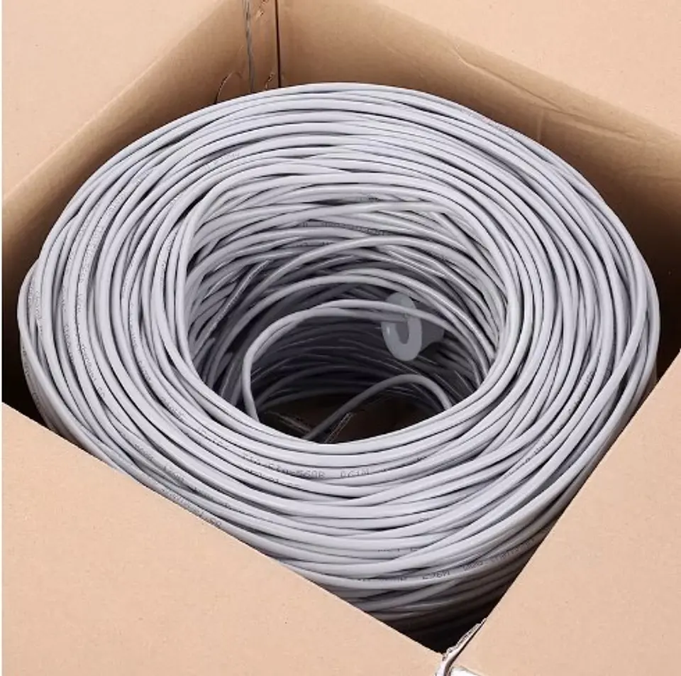 Cable de Red Cat5e UTP CCA 24 AWG VCOM Gris – Rollo 305mt 5