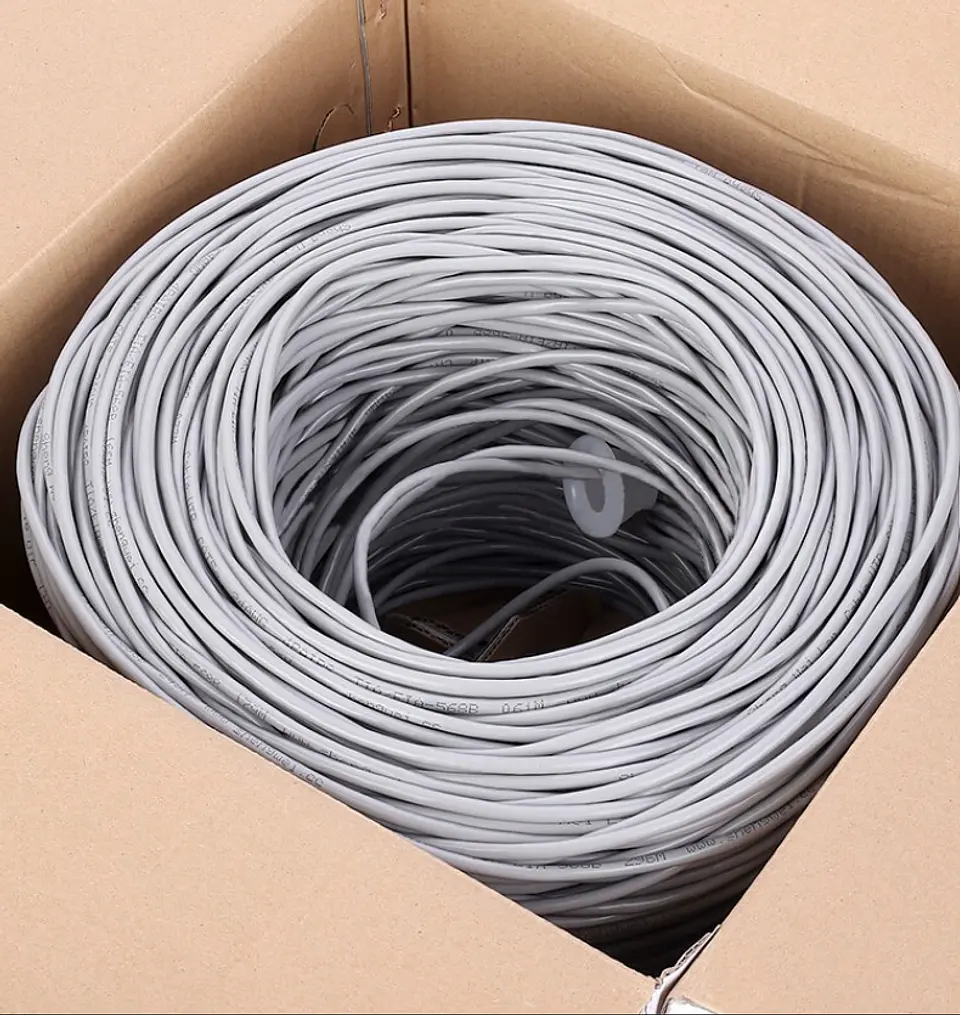 Cable de Red Cat6 UTP CCA 23 AWG VCOM Beige – Rollo 305 mt 4