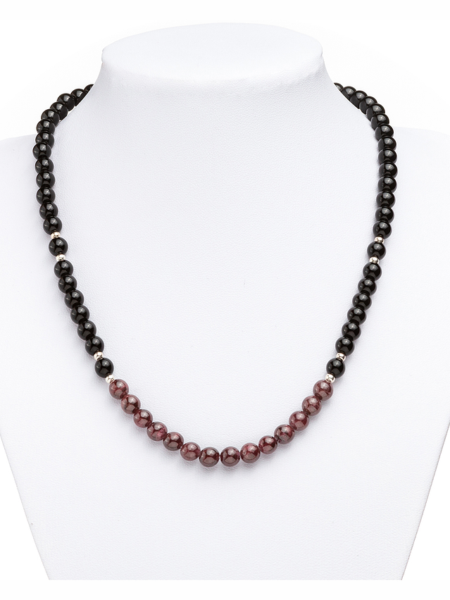 Collar de ónix, granate y detalles de plata 4