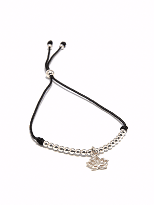 Pulsera de hilo regulable flor de loto y detalles de plata