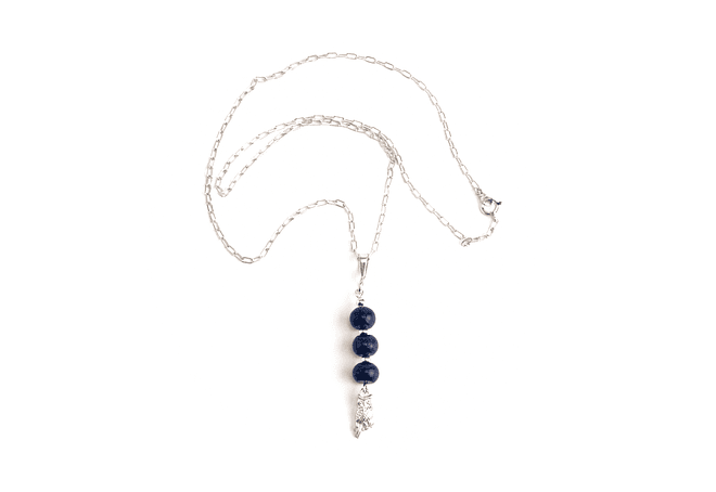 Cadena búho de plata y piedras lapislazuli