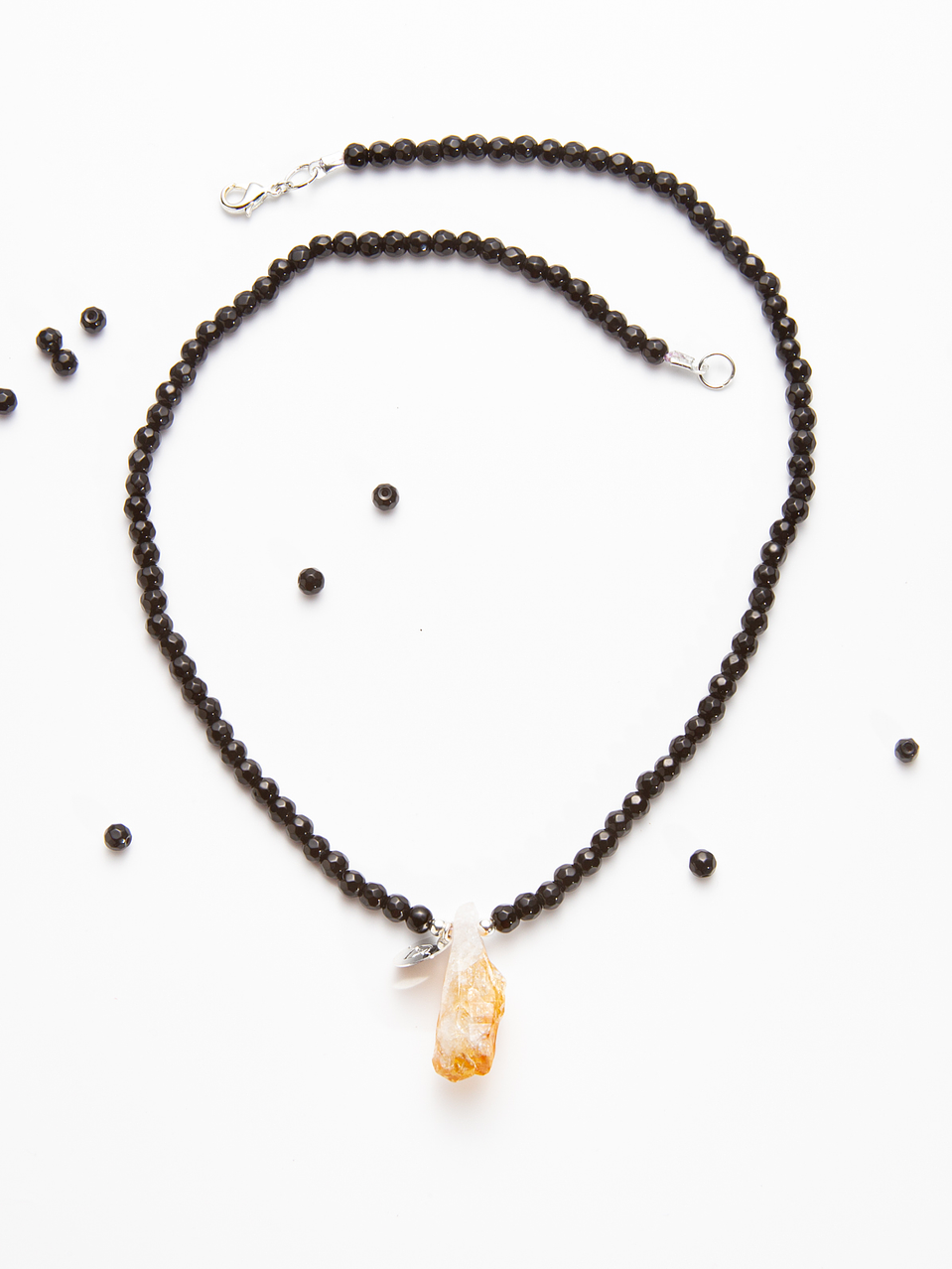 Collar de piedras ágatas negras y colgante citrino 2