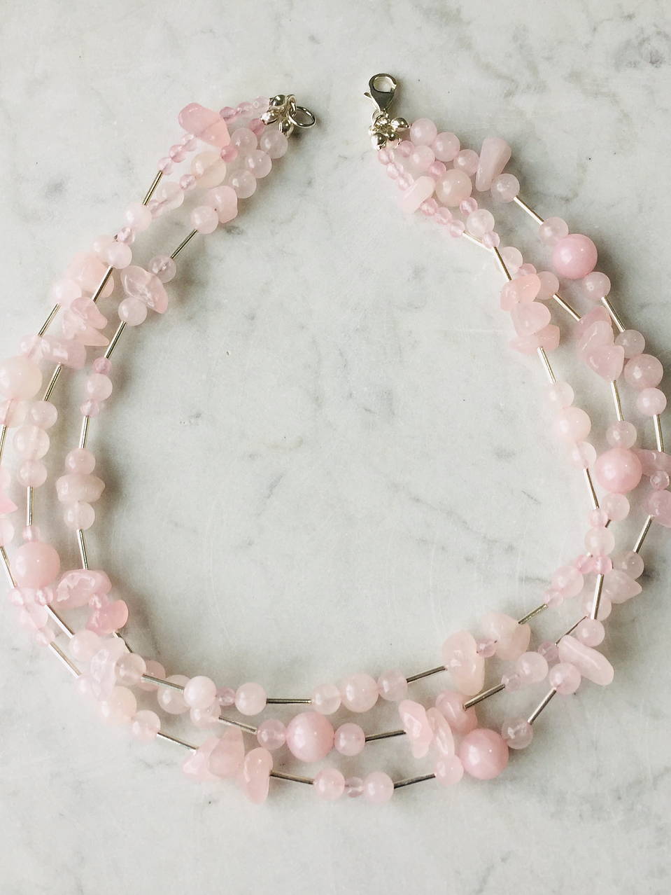 Collar triple de piedras cuarzo rosa y plata 950 4