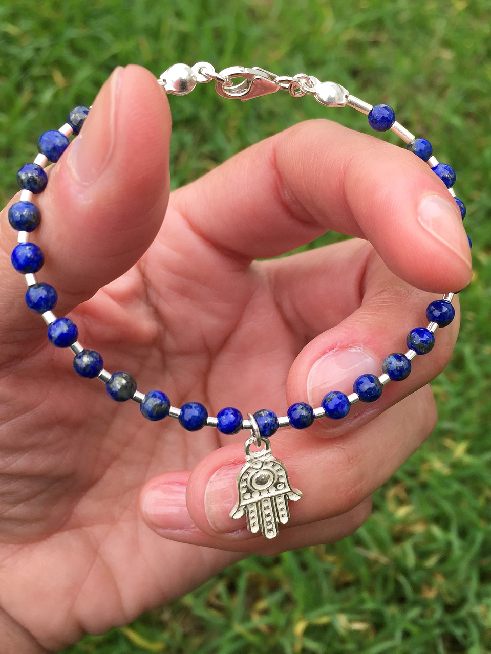 Pulsera mano de Fátima y lapislazuli 2