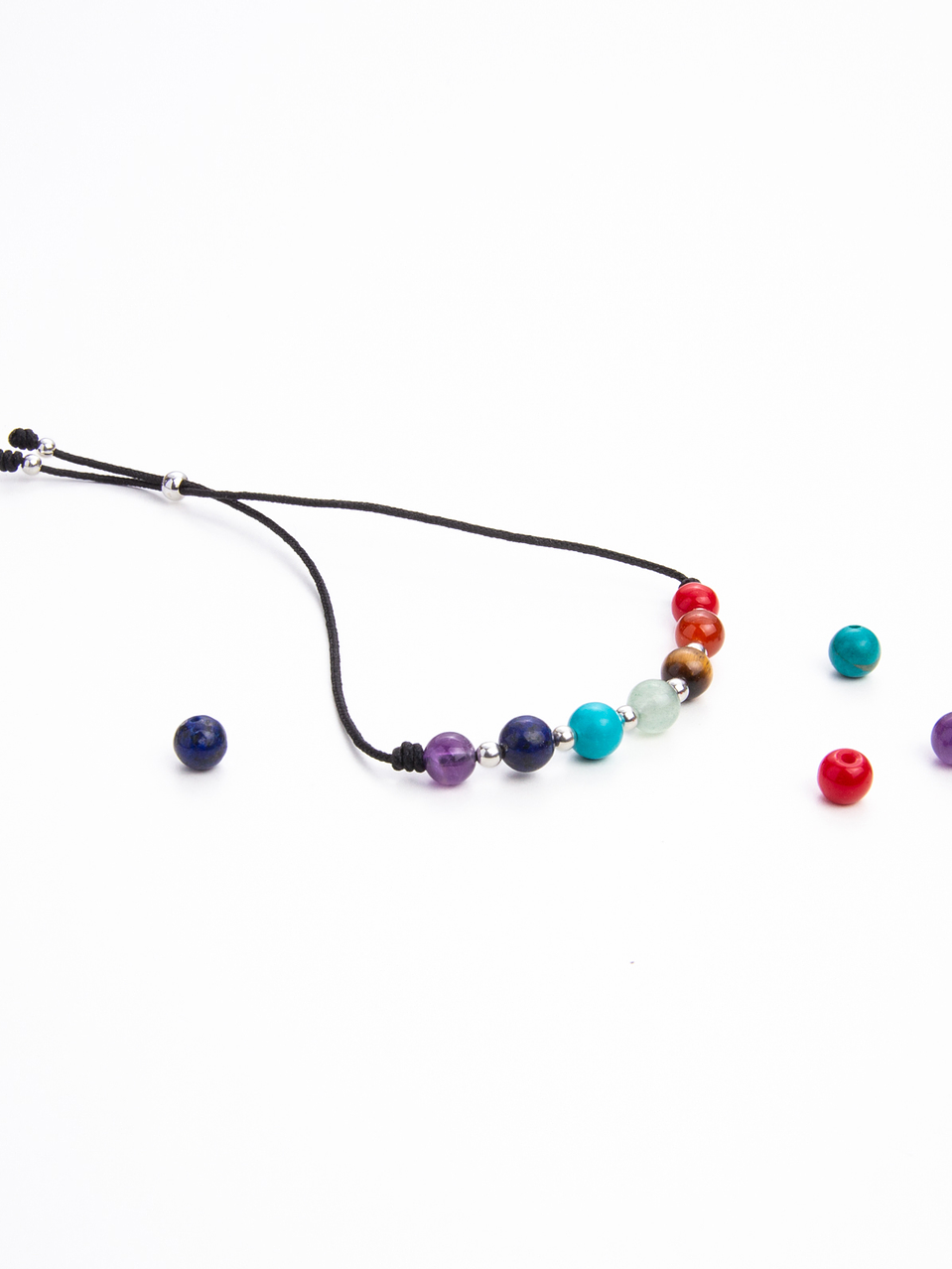 Pulsera de hilo negro regulable con piedras de los 7 chakras y detalles de plata 1