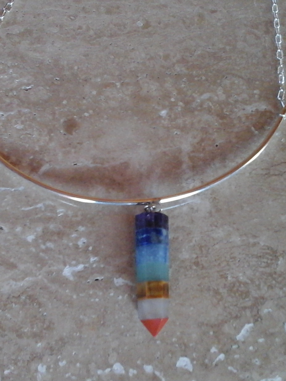 Collar de plata con punta de piedras de los 7 chakras 2