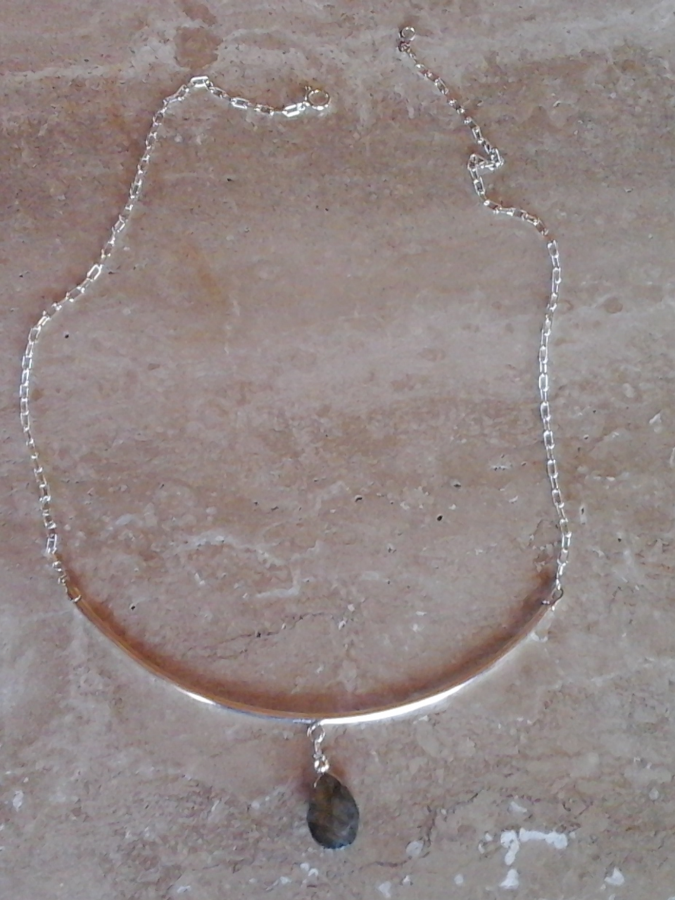 Collar de plata con gota de labradorita facetada 2