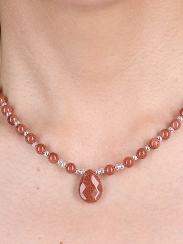 Collar de piedra del sol y detalles de plata 3