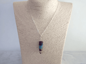 Cadena de plata con colgante de piedras de los 7 chakras