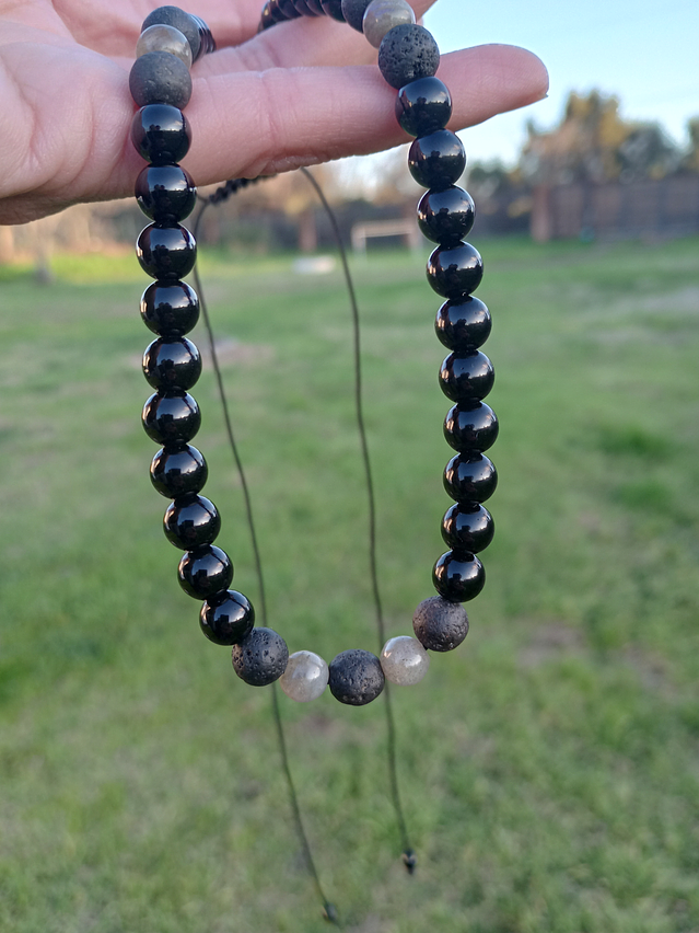 Collar de hilo regulable de piedras ónix y labradorita 2