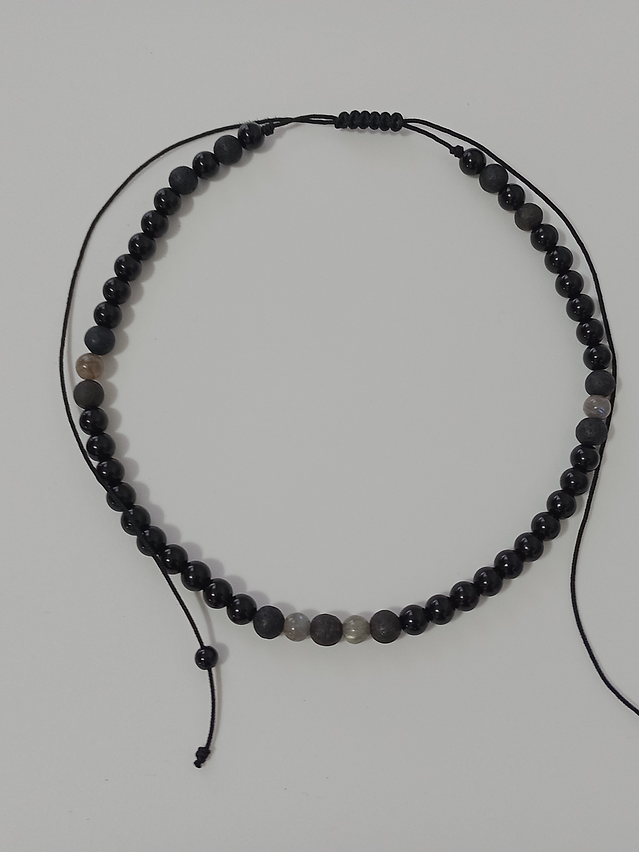 Collar de hilo regulable de piedras ónix y labradorita 3