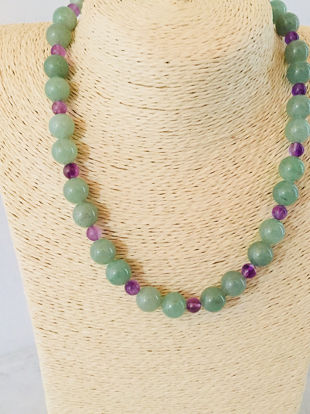 Collar de piedras jade verde y amatista 2