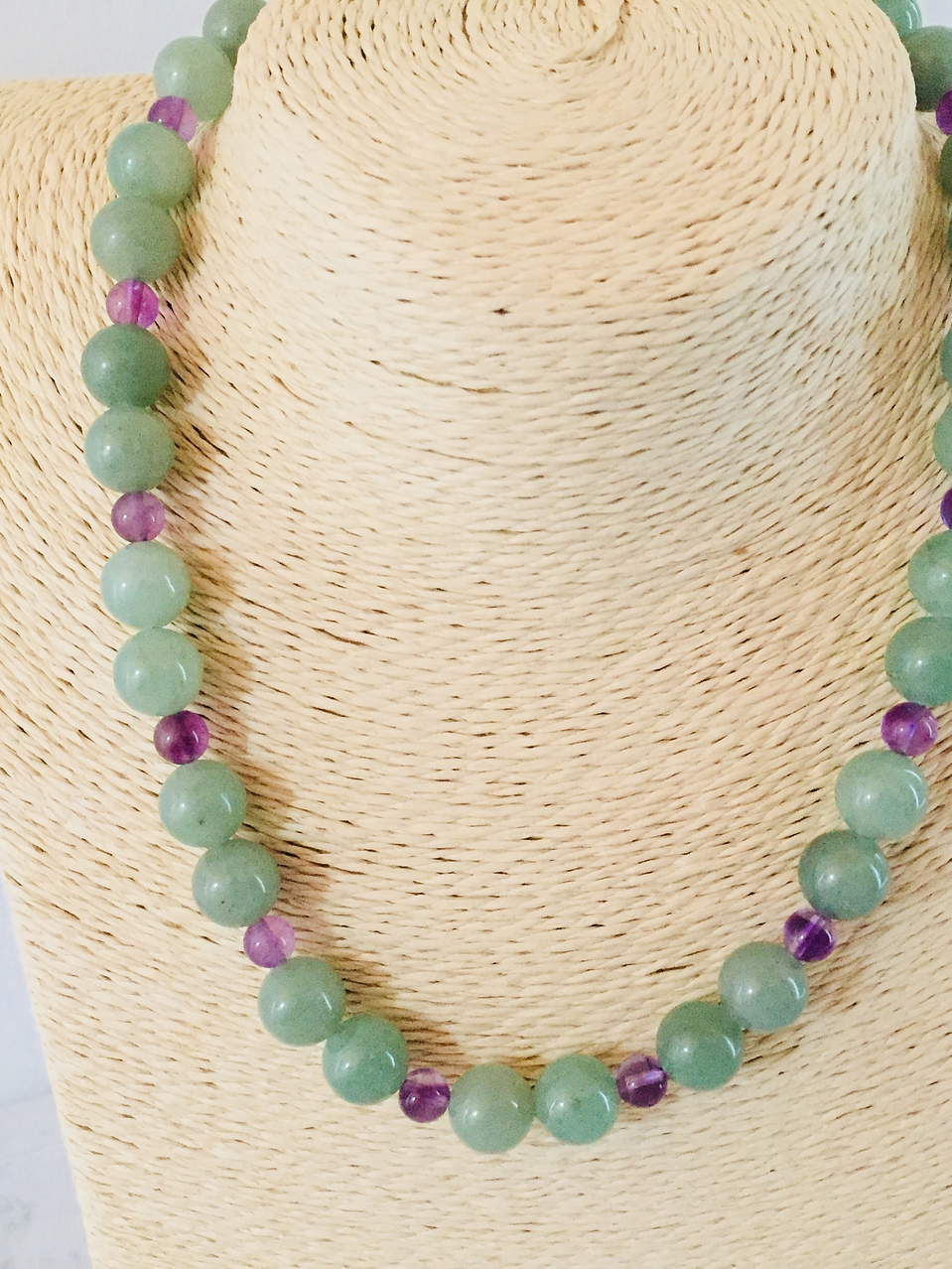 Collar de piedras jade verde y amatista 3