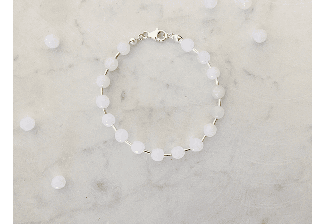 Pulsera de piedras cuarzo blanco y mostacilla de plata