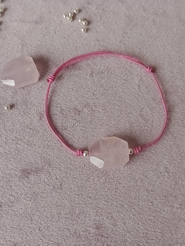 Pulsera de hilo regulable con cuarzo rosa facetado 1