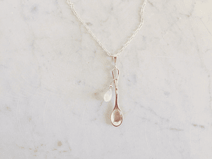 Cadena cuchara de plata y gota piedra luna facetada