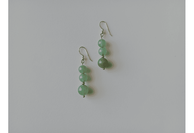 Aros de piedras jade verde y pelotita de plata