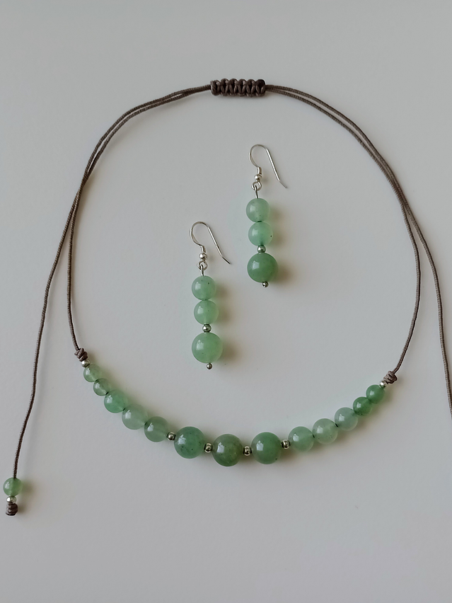 Conjunto de collar de hilo regulable y aros de jade verde 1