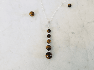 Cadena de plata y colgante de piedras ojo de tigre 