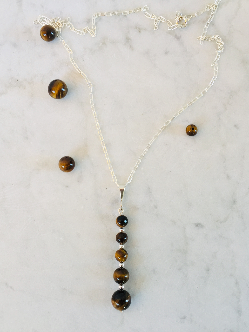 Cadena de plata y colgante de piedras ojo de tigre  2