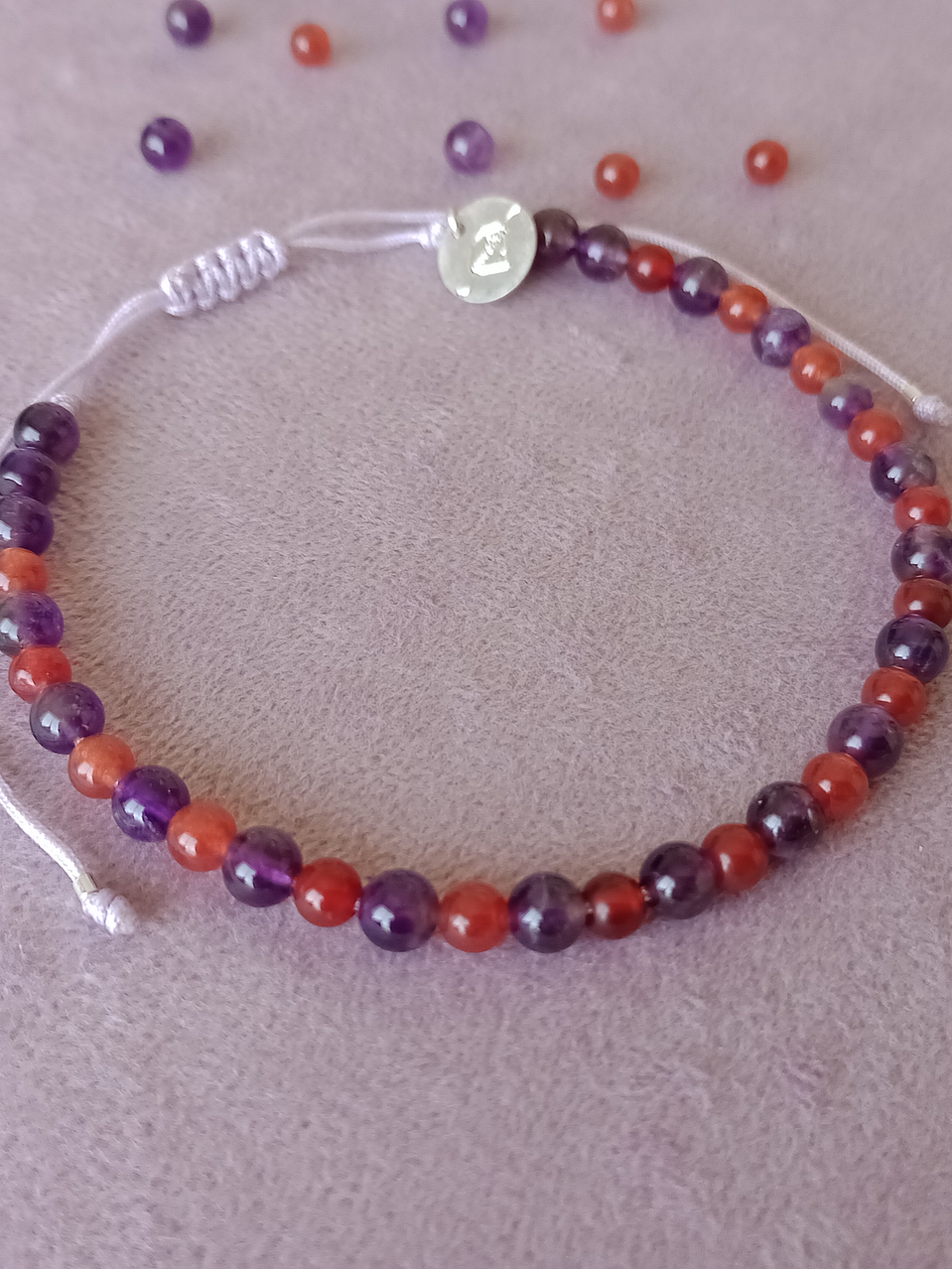 Tobillera regulable de piedras amatista y ágata cornalina 1