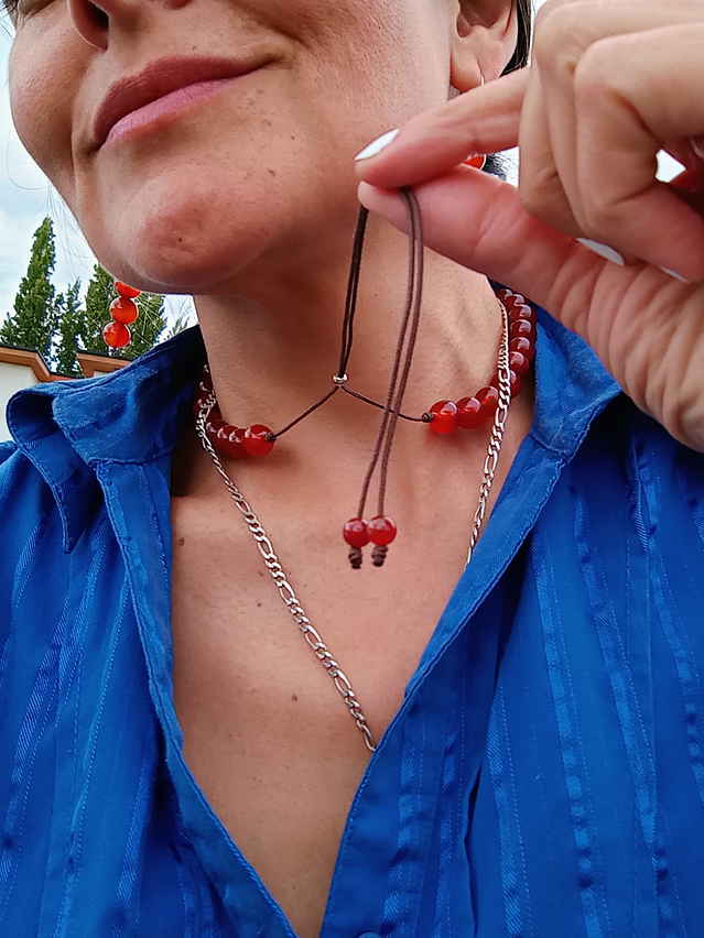 Conjunto de collar de hilo regulable y aros de piedras cornalina 2