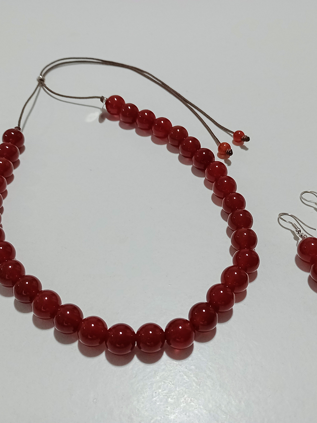 Conjunto de collar de hilo regulable y aros de piedras cornalina 3