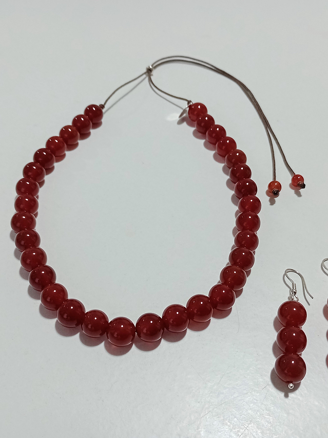 Conjunto de collar de hilo regulable y aros de piedras cornalina 6