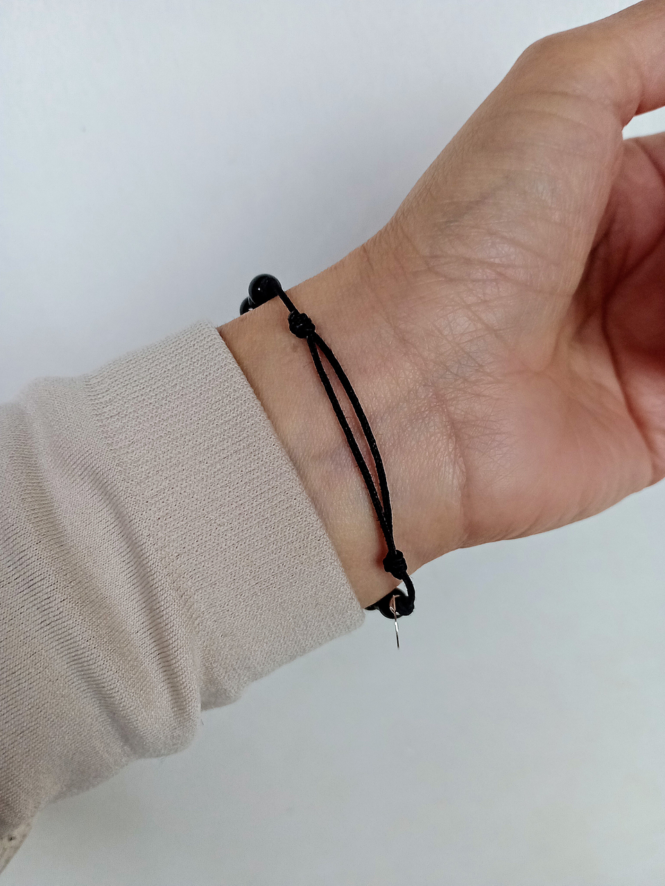 Pulsera de hilo regulable de piedras ónix 5
