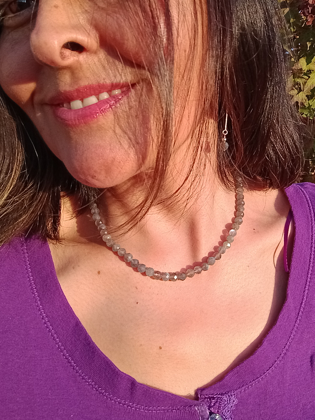 Collar de piedras labradorita facetada 1