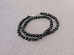 Collar de piedras turmalina