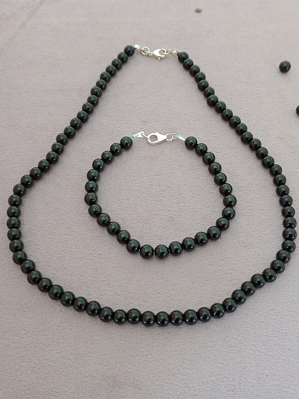 Conjunto de collar y pulsera de piedras turmalina  1