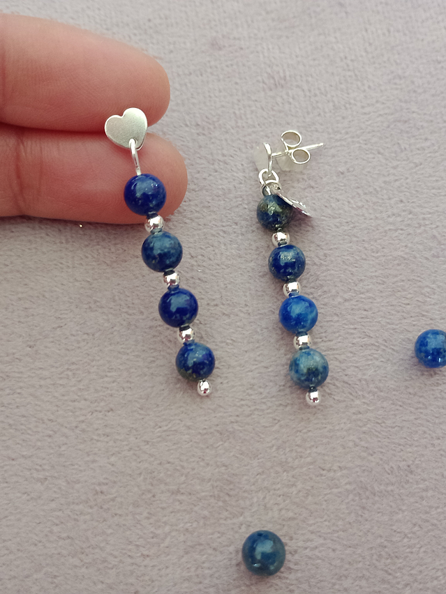 Aros de piedras lapislázuli y detalles de plata 2