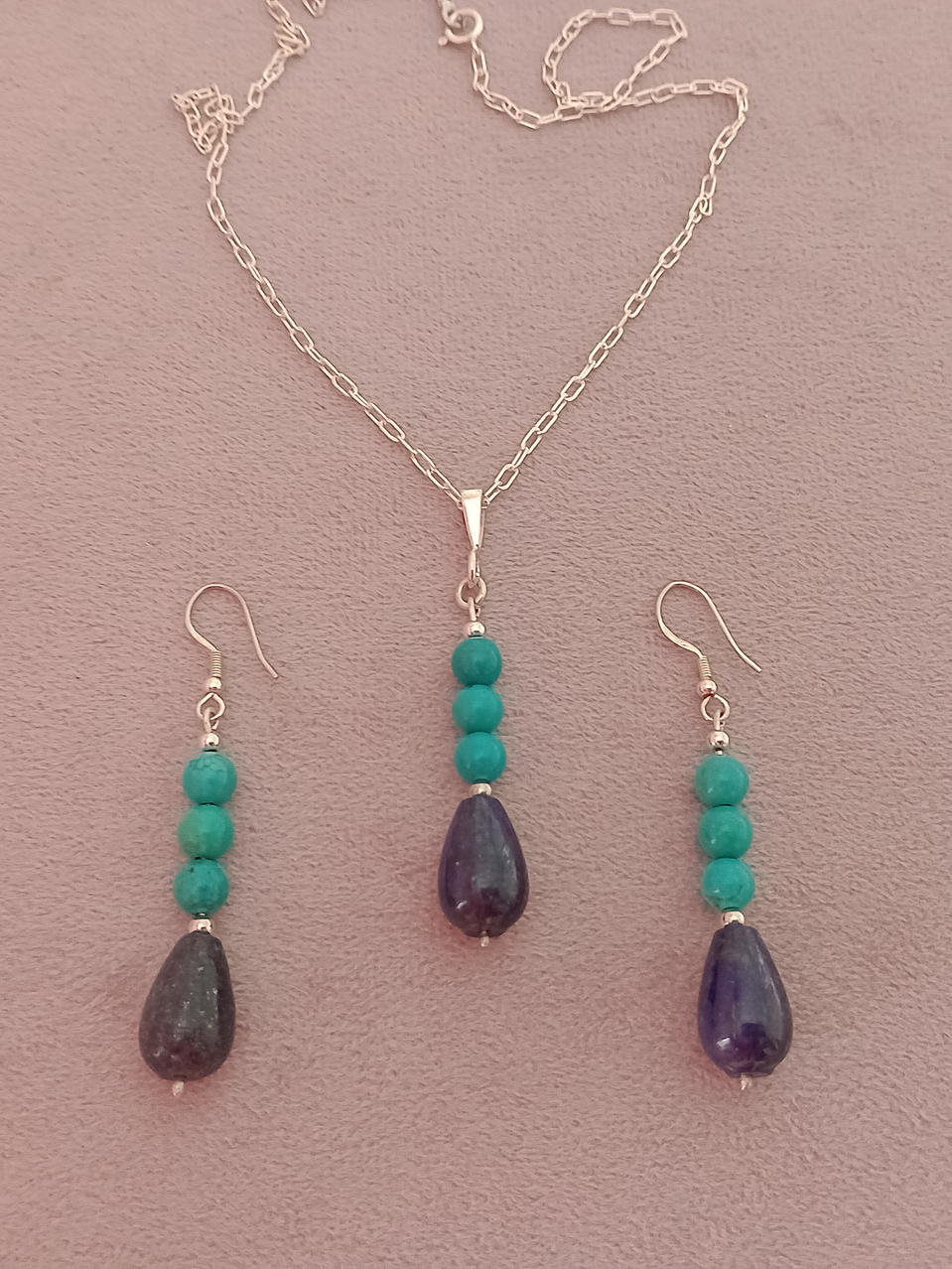 Conjunto de cadena de plata y colgante de piedras turquesa y lapislázuli 4