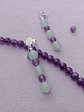 Conjunto de collar de hilo regulable y aros de piedras amatista y jade verde - Miniatura 3