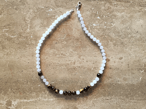 Collar de cuarzo blanco y ojo de tigre