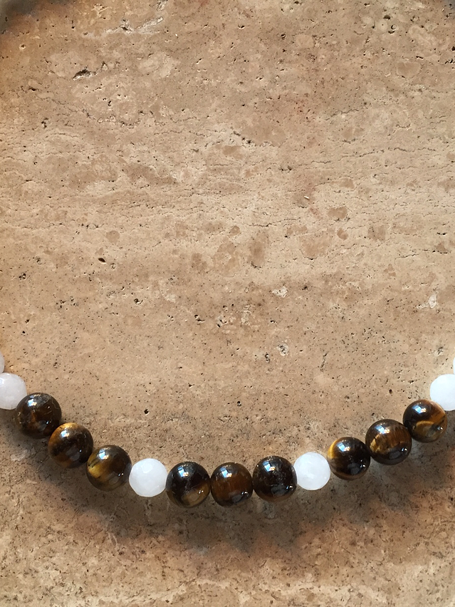 Collar de cuarzo blanco y ojo de tigre 3