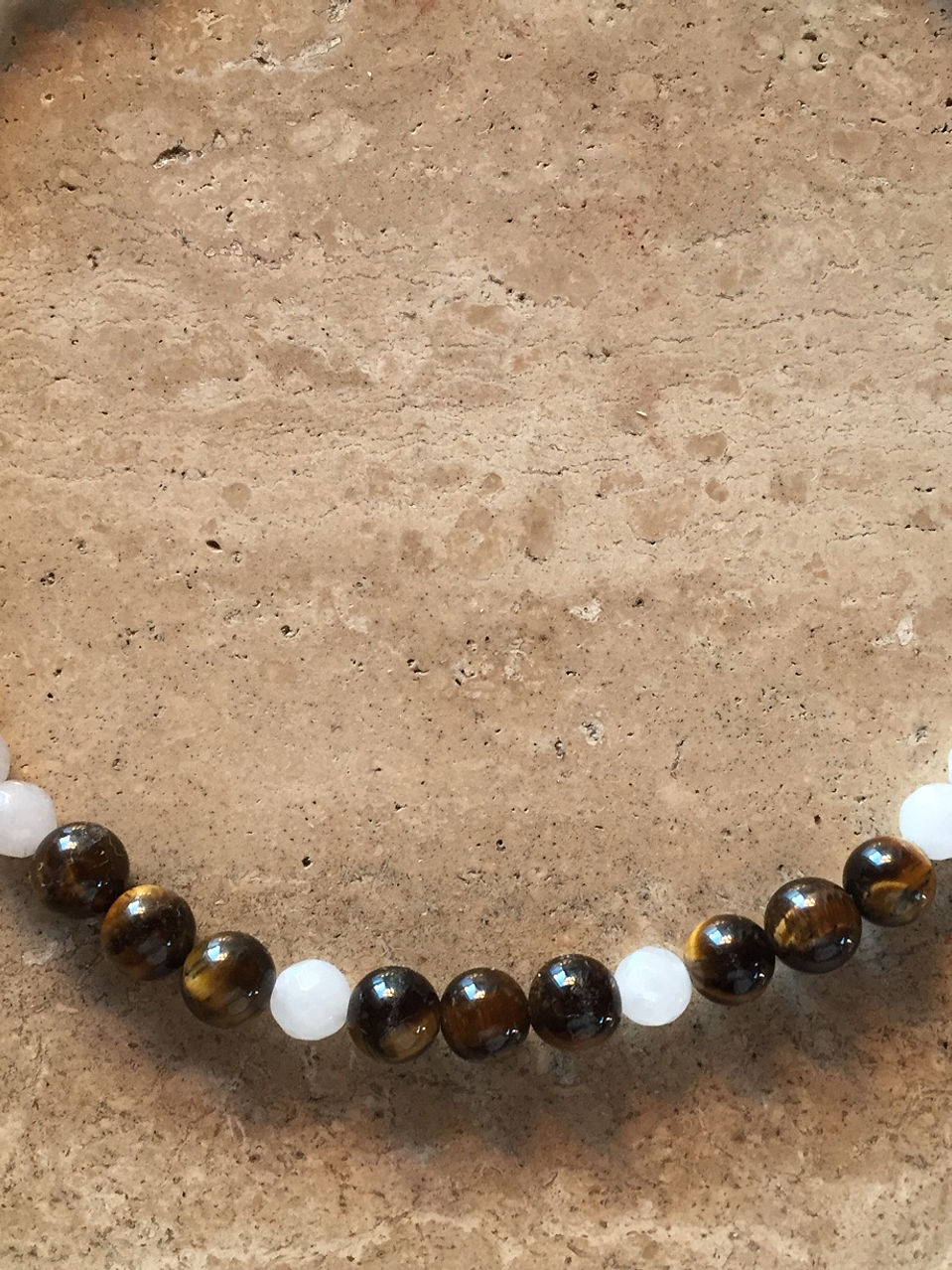 Collar de cuarzo blanco y ojo de tigre 3