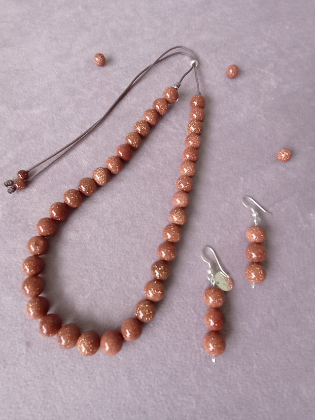 Conjunto de collar de hilo regulable y aros de piedra del sol 4