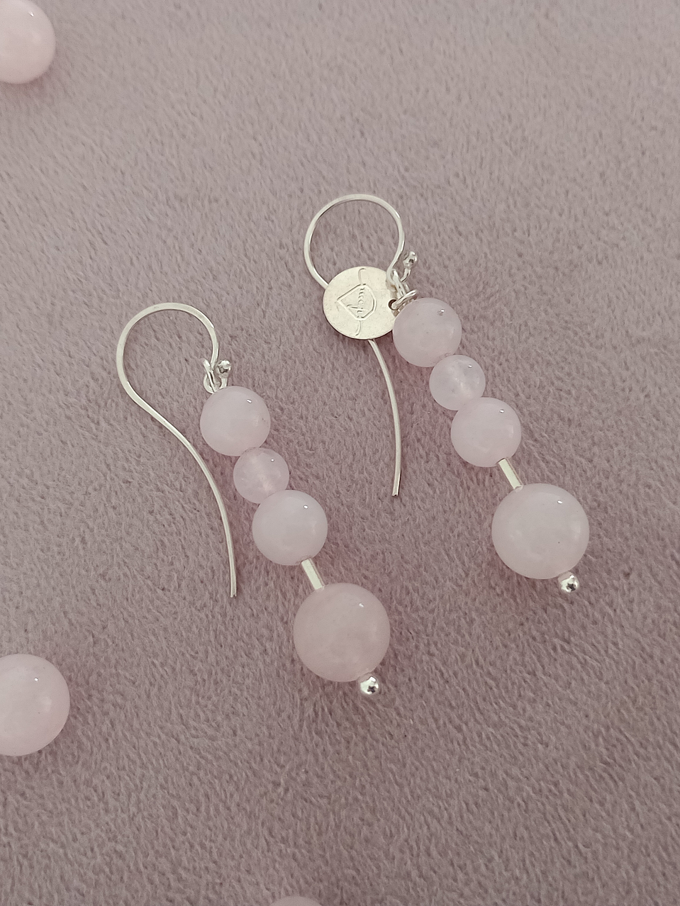 Aros de piedras cuarzo rosa y detalles de plata 5