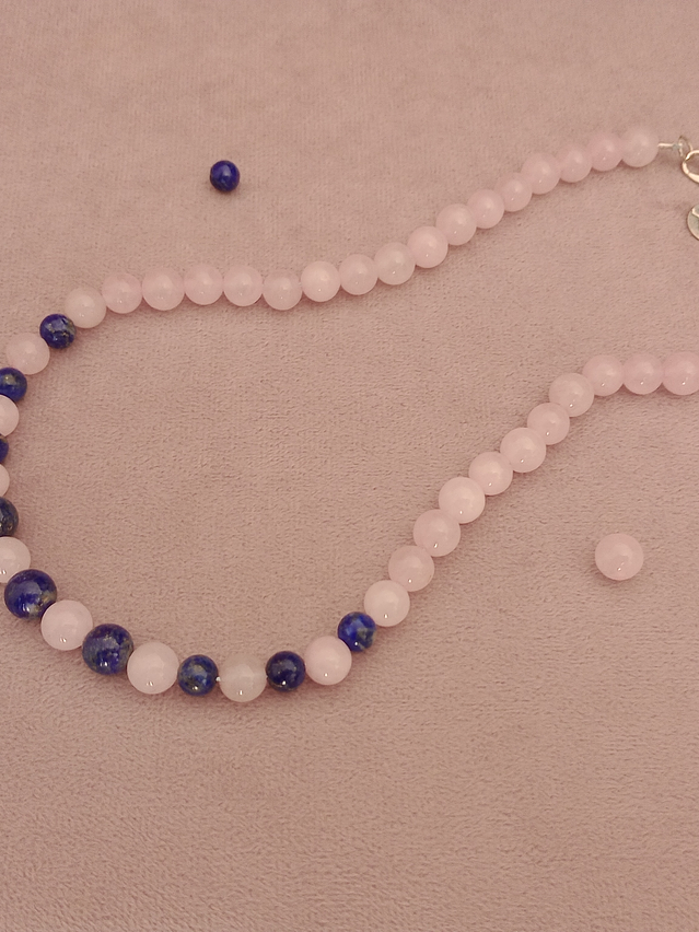 Collar de piedras cuarzo rosa y lapislázuli 3