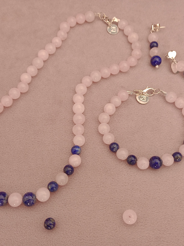 Conjunto de collar, aros y pulsera de cuarzo rosa y lapislázuli 3
